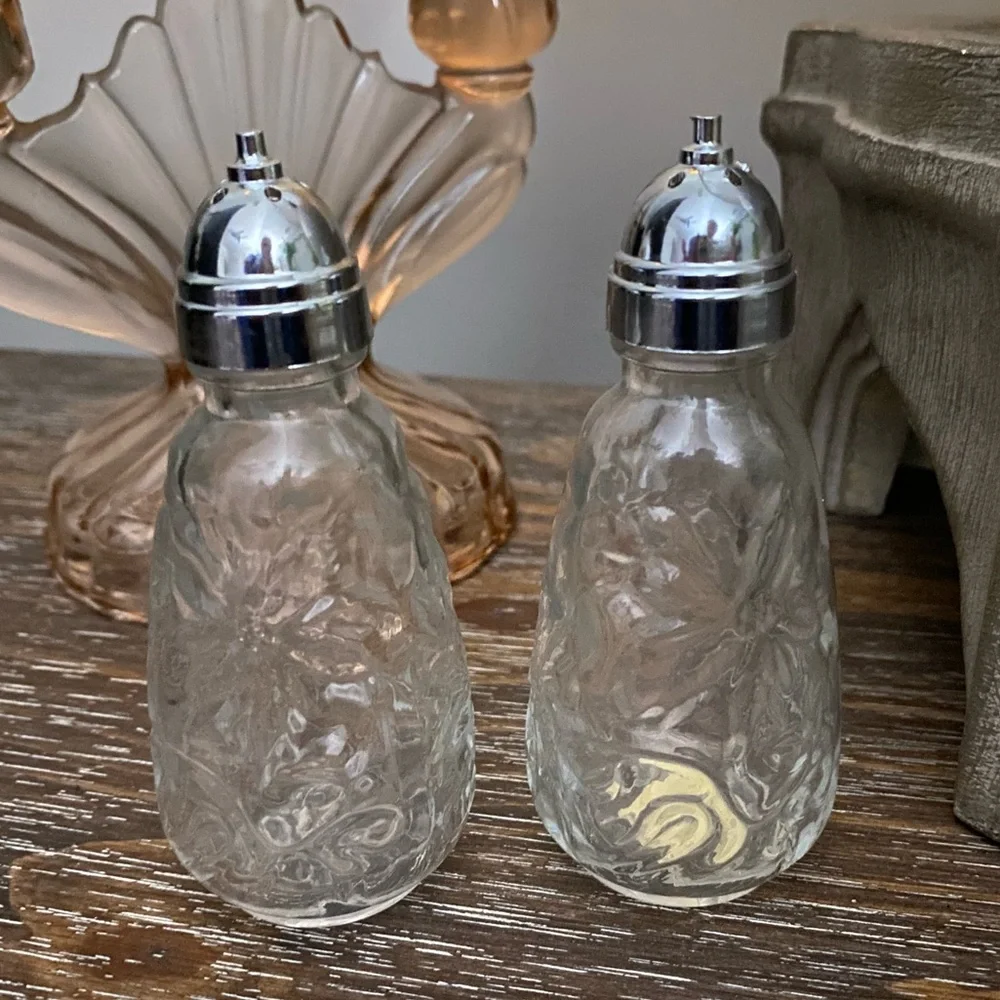 Princess House Fantasia Salt & Pepper Shakers Pressed‎ Glass Floral Vintage Set